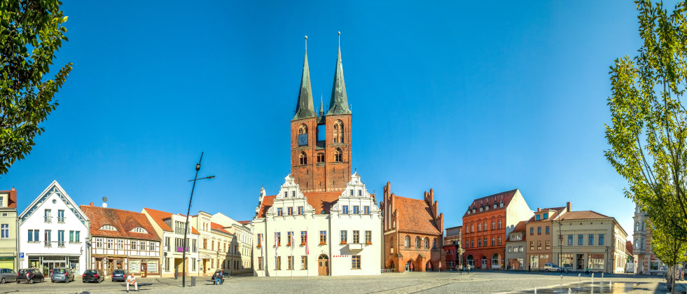 Mit dem Bus ab  buchen